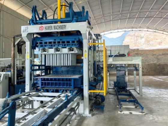 Block making machine with batching