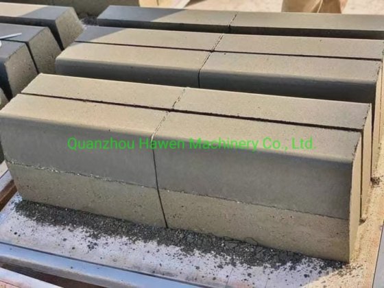 コンクリートの縁石型枠を静止型ブロック成形機用に製造する