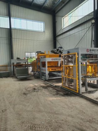 Block making machine with batching