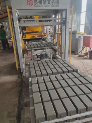 建設機械振動透水性コンクリートブロック機械歩道に使用される