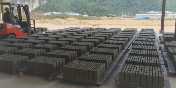 建設機械振動透水性コンクリートブロック機械歩道に使用される