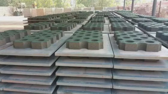 車の駐車場用草舗装レンガ製造機