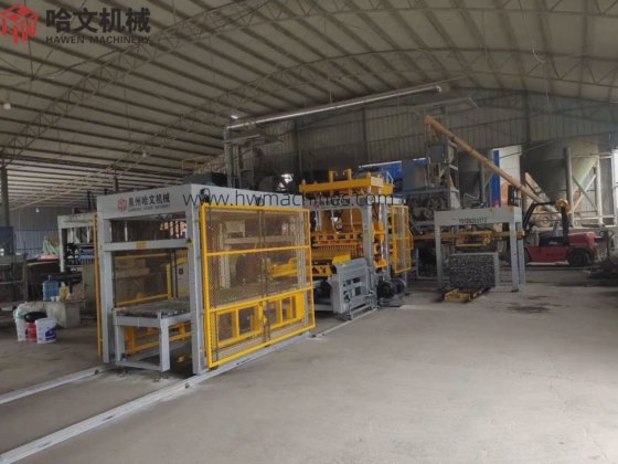 高品質のカスタマイズされた型抜きブロック相互接続レンガ製造機