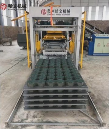 高品質のカスタマイズされた型抜きブロック相互接続レンガ製造機