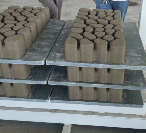 コンクリート インターロッキング ジグザグ パバー 中空