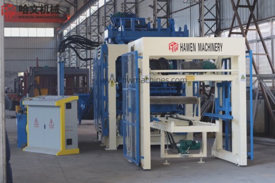 高生産能力効率自動振動コンクリート中空ブロック油圧セメントブロックミキサー縁石製造機アルジェリアで