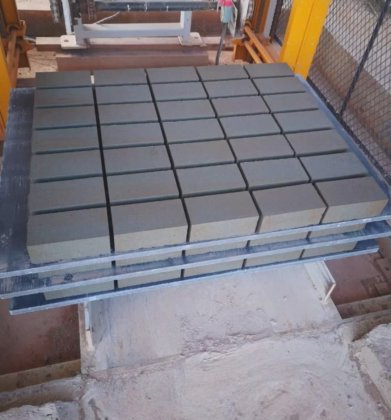 コンクリートブロックレンガ舗装機用鋼型