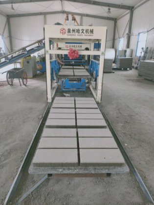 レンガ製造機器 コンクリートブロック成形機