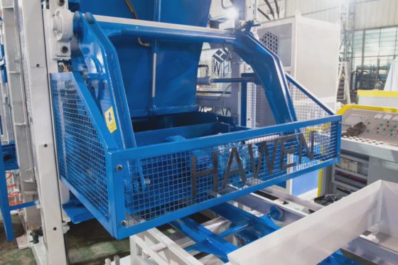 軽量フォーム断熱ブロック成形機