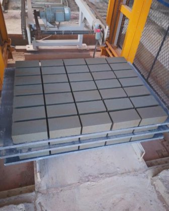 ハローブロック製造機用のソリッドレンガ型