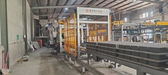 Block making machine with batching