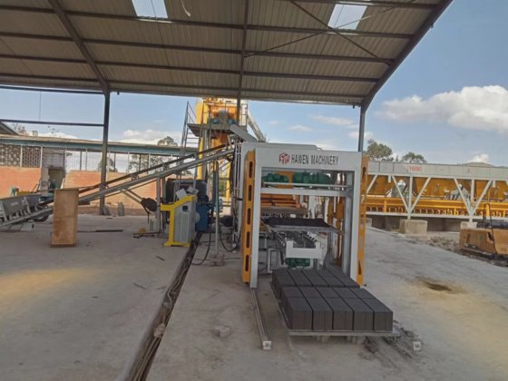 Block making machine with batching