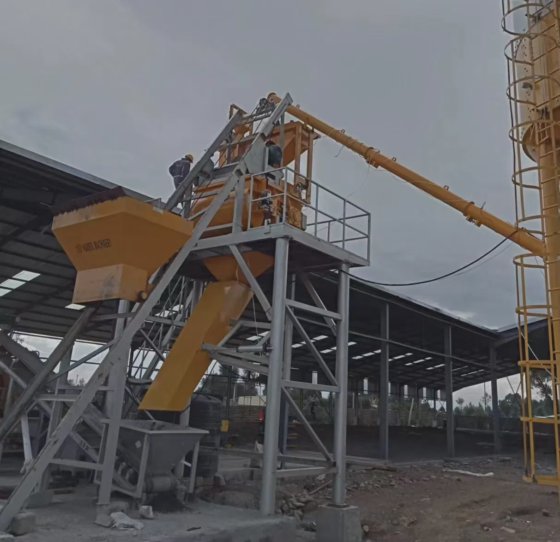 Block making machine with batching
