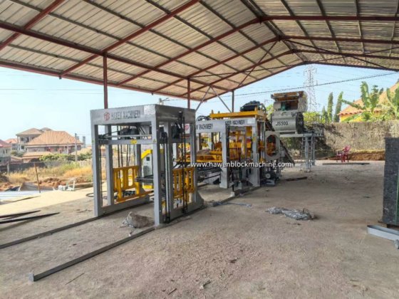 Block making machine with batching