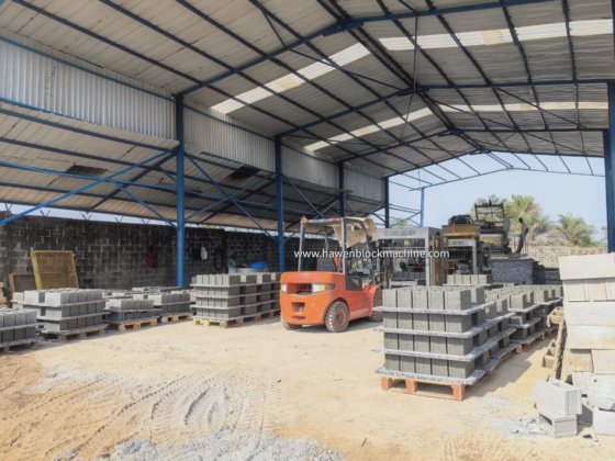 Qt4-15 環境に優しい強力振動精密油圧コンクリートブロック機械