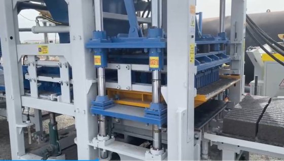 自動油圧コンクリートタイル製造機械