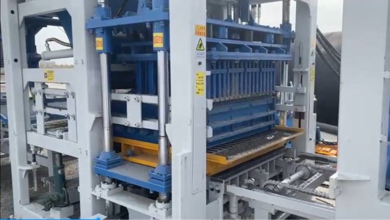 自動油圧コンクリートタイル製造機械