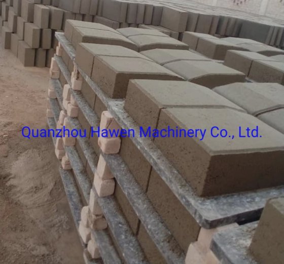 コンクリートブロック製造機、舗装石および縁石型枠