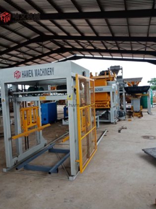 環境に優しい耐久性のある油圧自動セメントブロック製造機、コンクリート舗装用インターロッキングレンガ機械、エジプトの中空ブロック機械