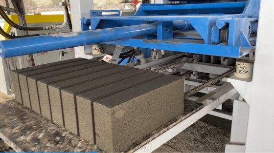 土壌自動レンガ製造機 集積形成機