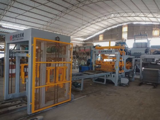 中国製自動セメントコンクリートブロックレンガ製造機 ドイツ技術搭載