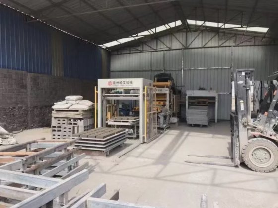 エコ自動セメントブロック成形機 コンクリートレンガ生産ライン ナイジェリアで