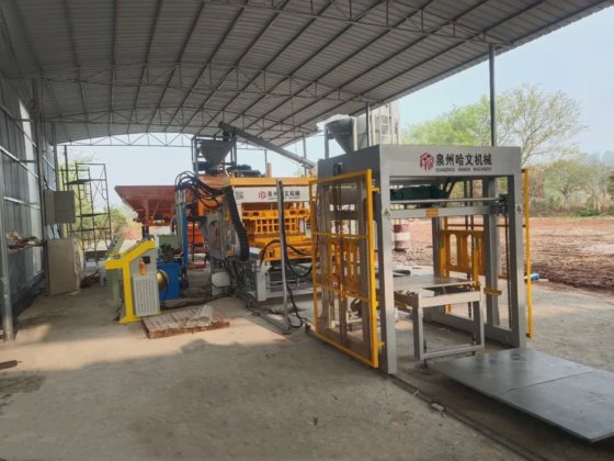 Block making machine with batching