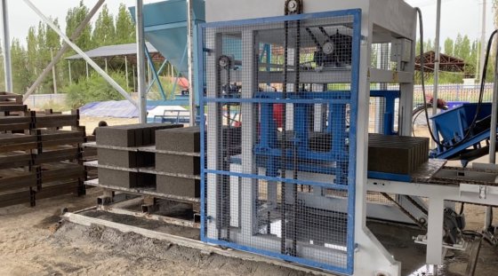 オールインワンコンクリートブロックレンガ舗装機械