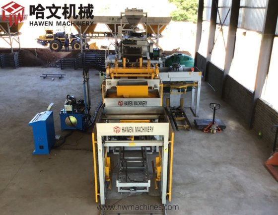 高生産能力の全自動空洞ブロック製造機、コンクリート固体舗装ブロック機、モザンビークのコンクリートブロック製造機