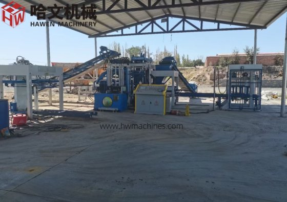 高生産能力の全自動空洞ブロック製造機、コンクリート固体舗装ブロック機、モザンビークのコンクリートブロック製造機