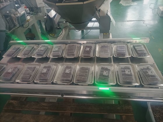 用于称量海鲜肉类水产食品的 14 头手动称重器