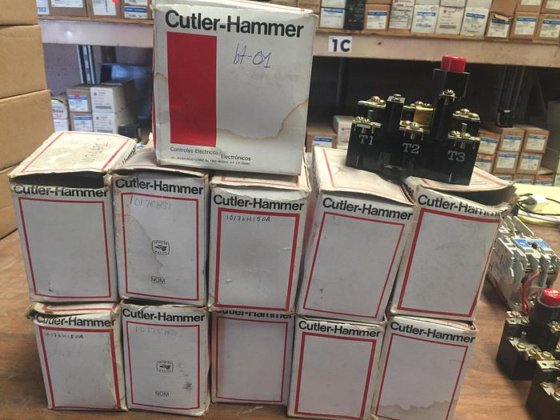 カトラーハンマー3極リセットリレー