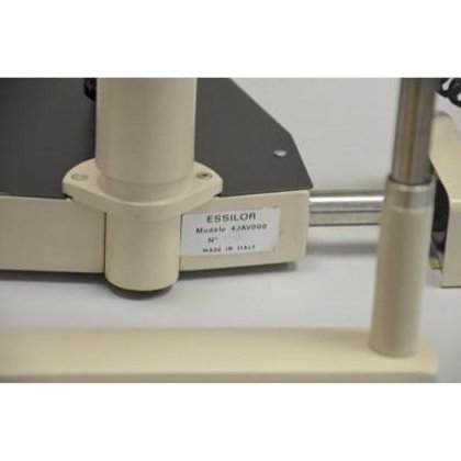 テーブル上のジャヴァルランプの高さは可変