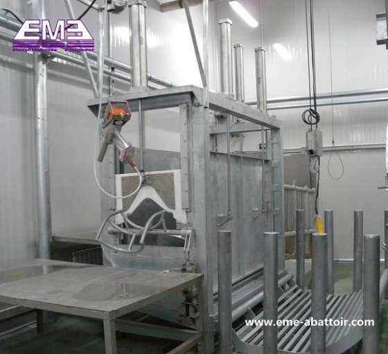 活牛固定箱 屠宰场 用于屠宰肉牛的气动翻板箱，大型清真屠宰固定箱