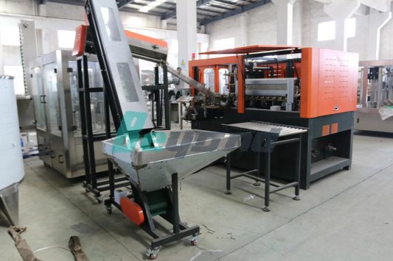 高速自动 PET 瓶吹塑成型机