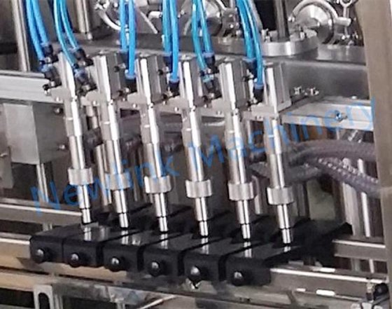 瓶装油灌装旋盖机