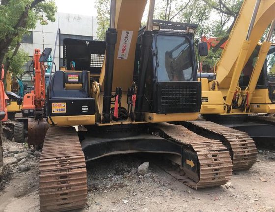 CAT 326D