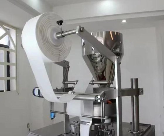 用于食品工业的自动茶豆包装机 无纺布卷筒小袋密封包装机