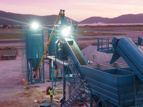 移动式 100 干湿混凝土搅拌站