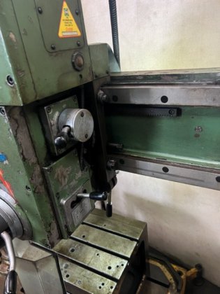 携帯型ラジアルドリル