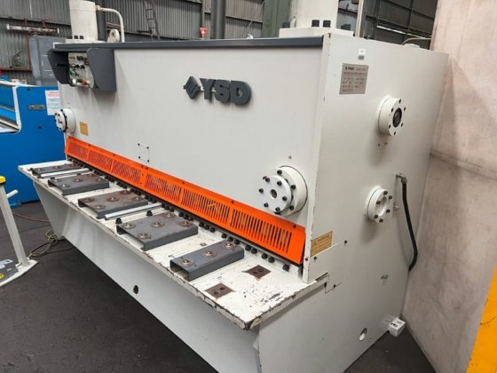 Hydraulische Guillotine