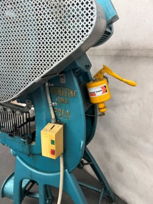 Presse inclinée