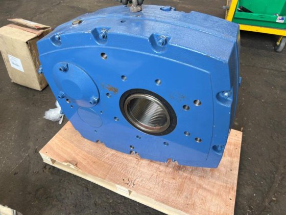 轴装变速箱(G-558)