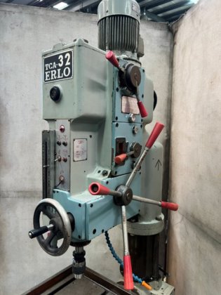 ギア付きペデスタルドリル