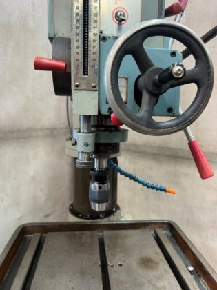 ギア付きペデスタルドリル