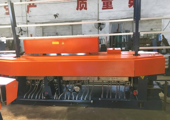 HXM261TP 玻璃直线斜边机(9 个自动主轴,带 PLC)