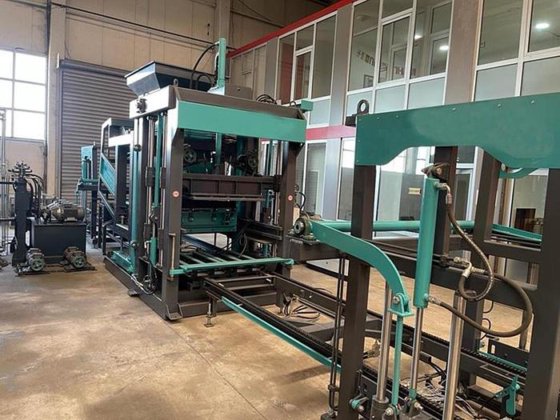 BS-20 混凝土砌块成型机