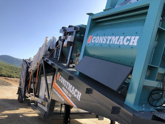 移动混凝土搅拌站