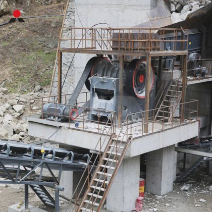 ミニオレクラッシャー 小型石破砕機 岩石破砕装置