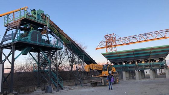 固定式混凝土搅拌站 60 立方米/小时，2 年保修